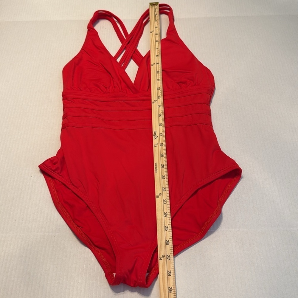 La Blanca Island Goddess Multi Strap Cross-Back Mio in Cherry Red Size 12 - Picture 8 of 14
